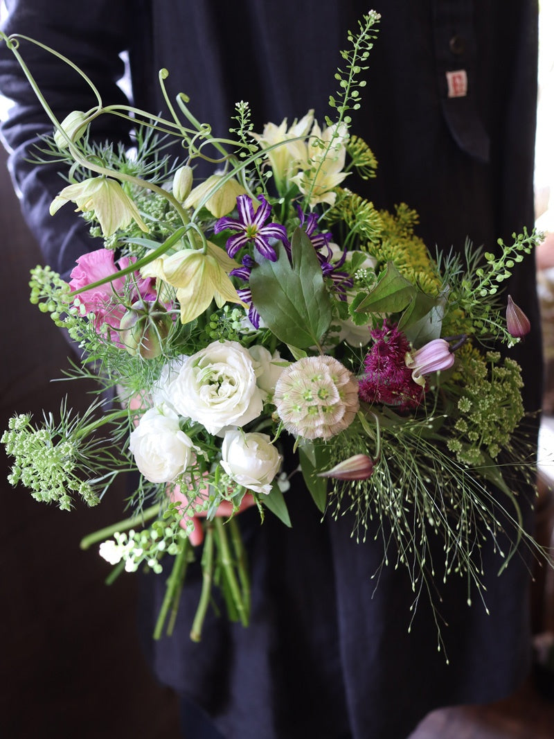 おうちで楽しむ草花ブーケ – 花子